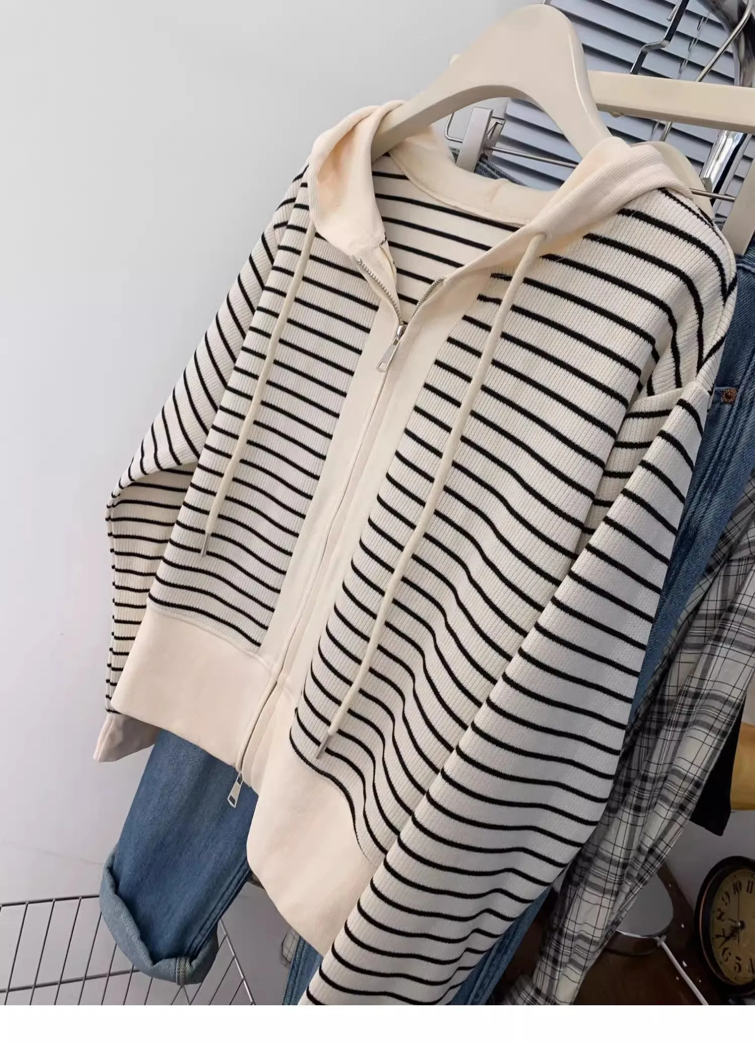 Striped long-sleeved knitted cardigan for women knitted sweater coat      S3399