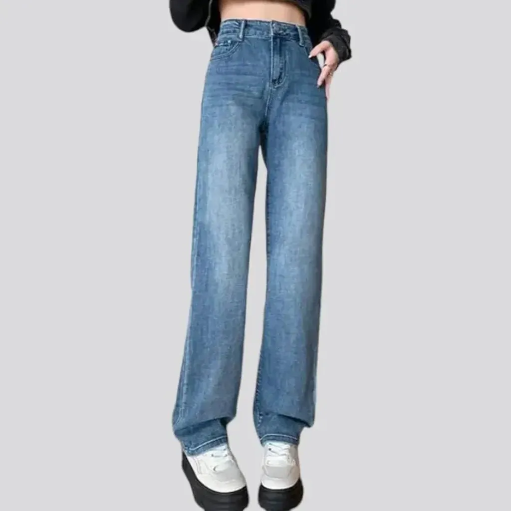 Wide-leg floor-length jeans for women